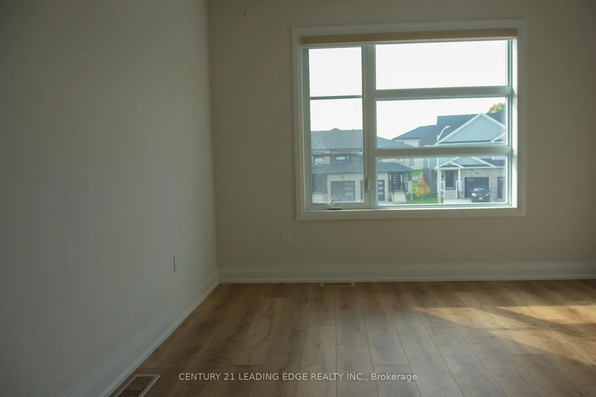 Photo 3 of Unit Upper, 118 2nd Street, Brockton — HOMEH
