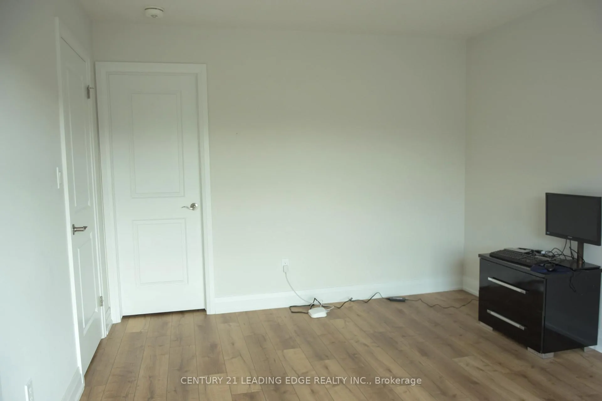 Photo 6 of Unit Upper, 118 2nd Street, Brockton — HOMEH