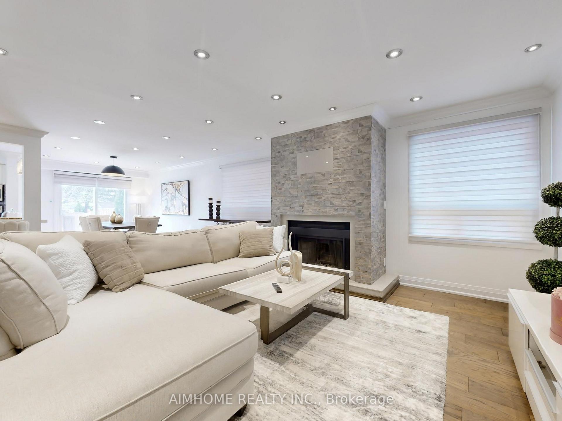 Photo 2 of 65 Westhampton Drive, Vaughan, Brownridge — HOMEH