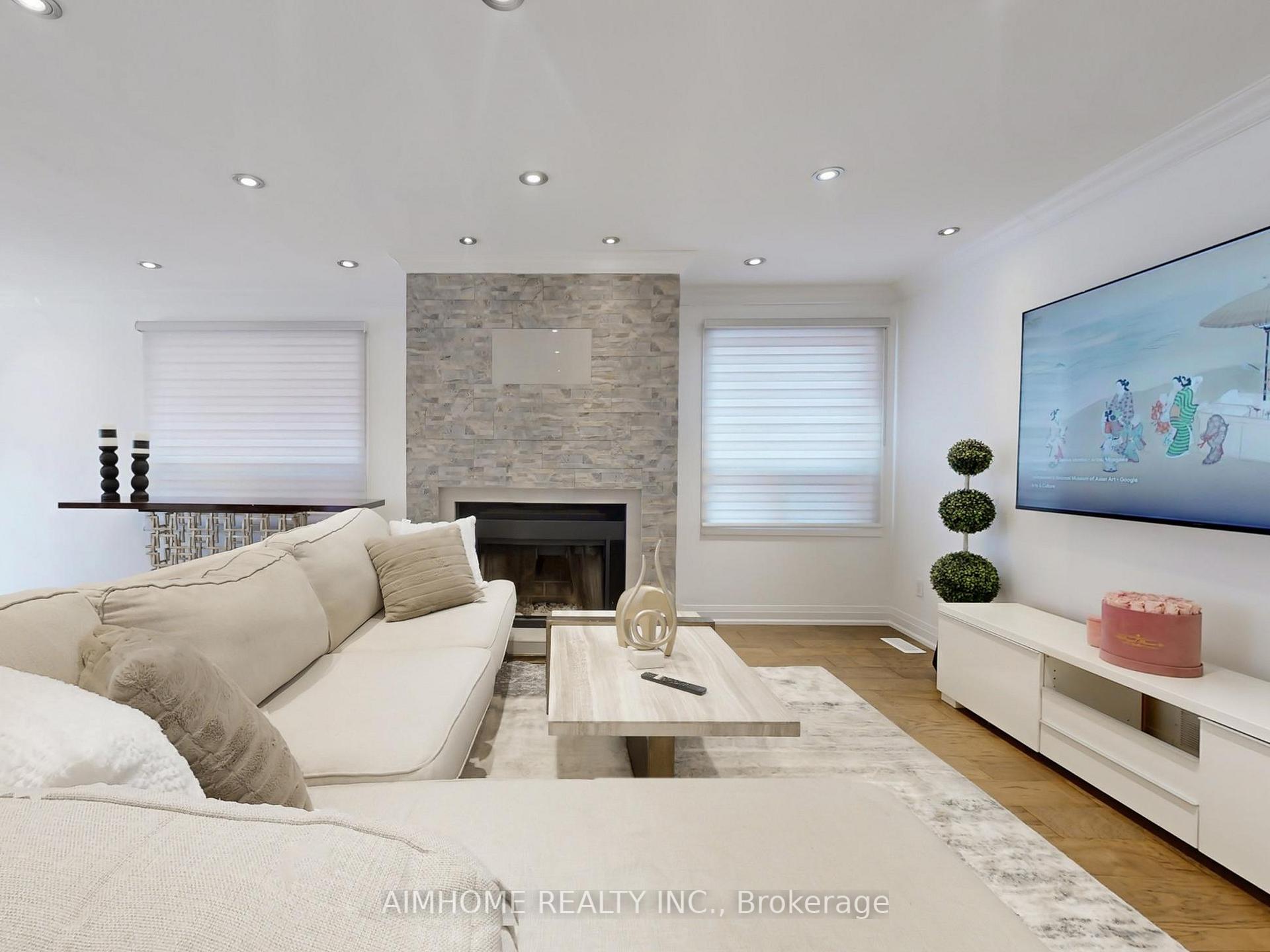 Photo 4 of 65 Westhampton Drive, Vaughan, Brownridge — HOMEH