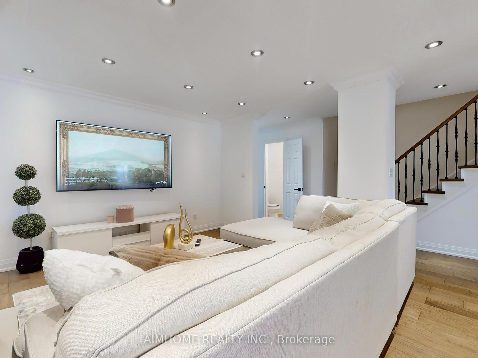 Photo 5 of 65 Westhampton Drive, Vaughan, Brownridge — HOMEH
