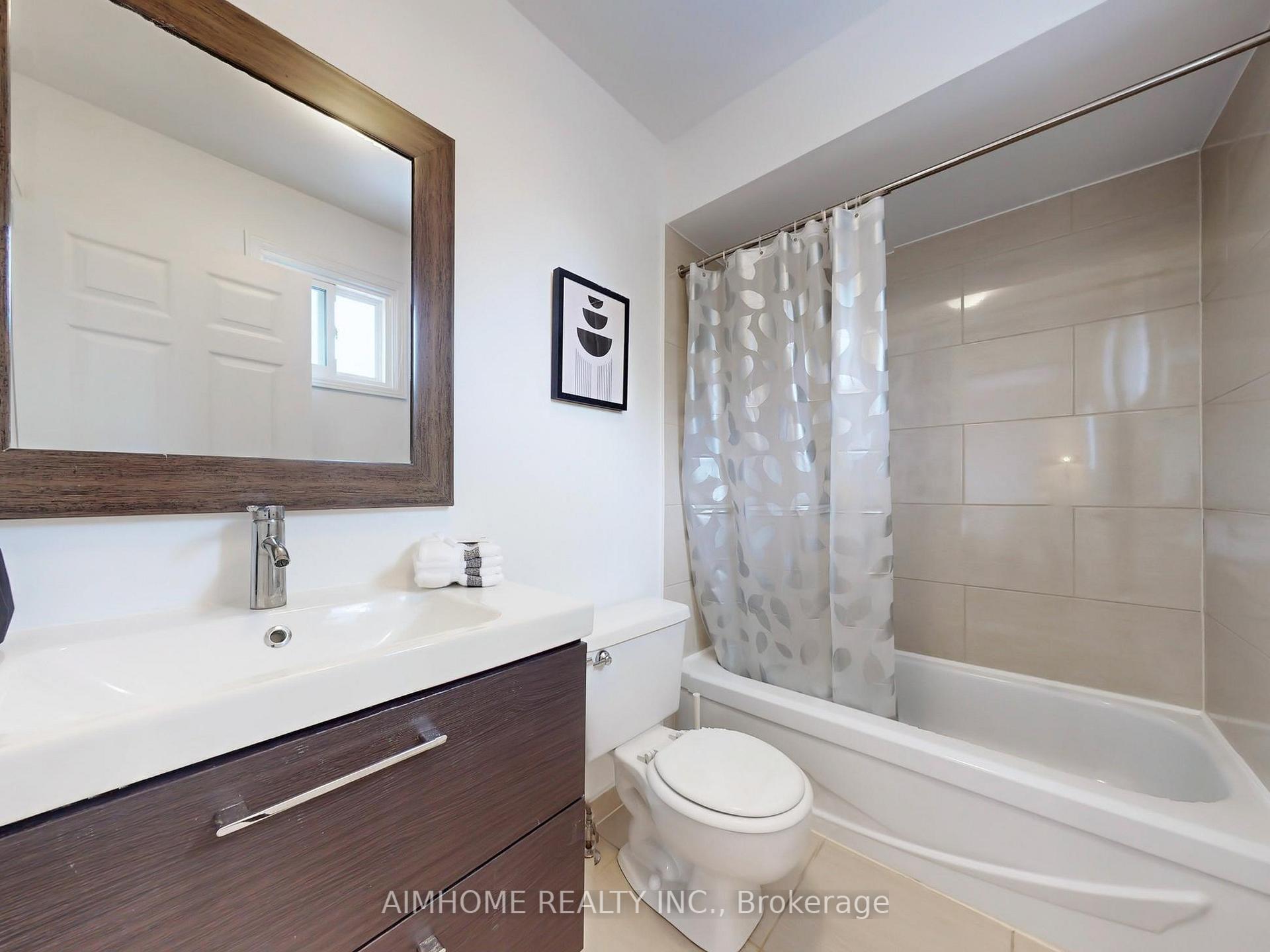 Photo 21 of 65 Westhampton Drive, Vaughan, Brownridge — HOMEH