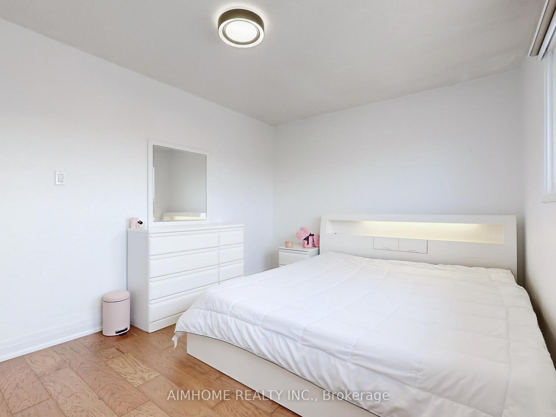 Photo 24 of 65 Westhampton Drive, Vaughan, Brownridge — HOMEH