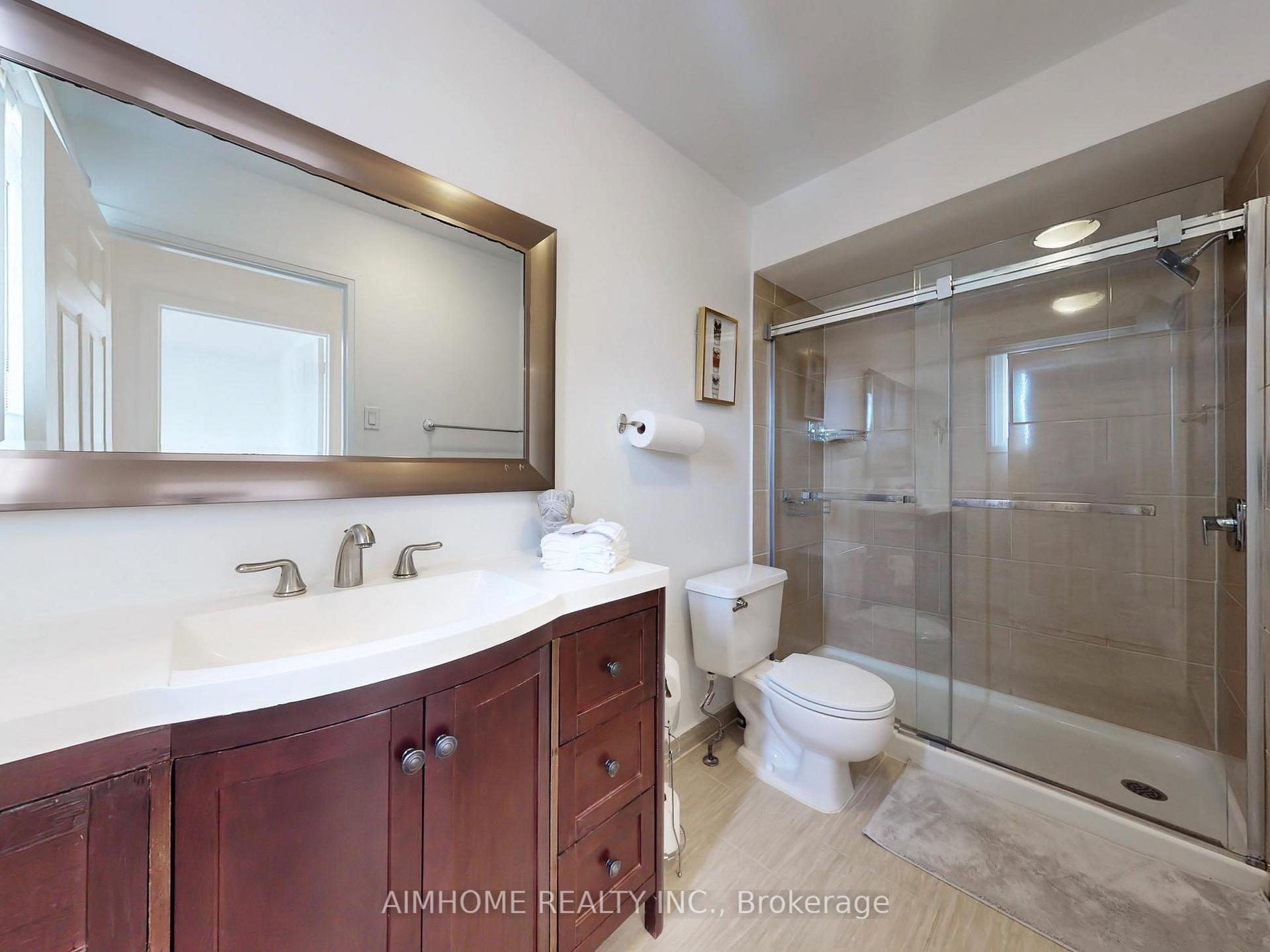 Photo 25 of 65 Westhampton Drive, Vaughan, Brownridge — HOMEH