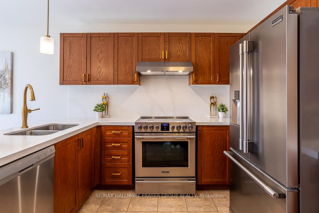 Photo 14 of 17 Harkness Drive, Whitby, Rolling Acres — HOMEH