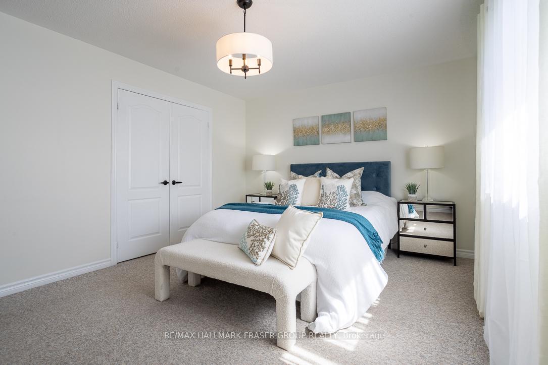 Photo 19 of 17 Harkness Drive, Whitby, Rolling Acres — HOMEH