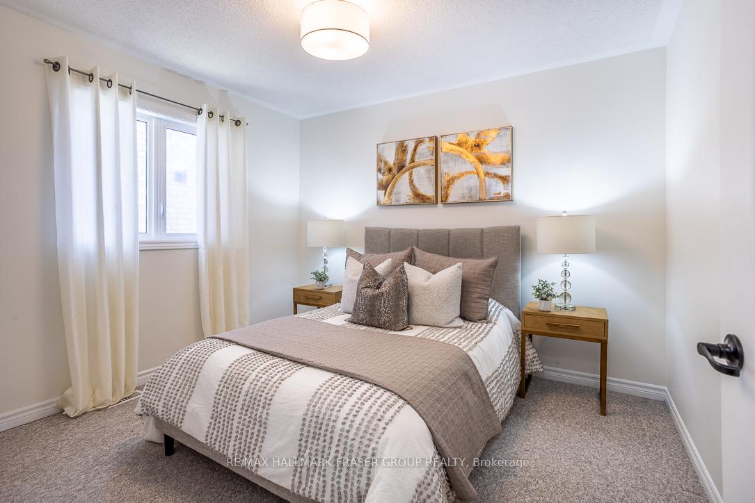 Photo 23 of 17 Harkness Drive, Whitby, Rolling Acres — HOMEH