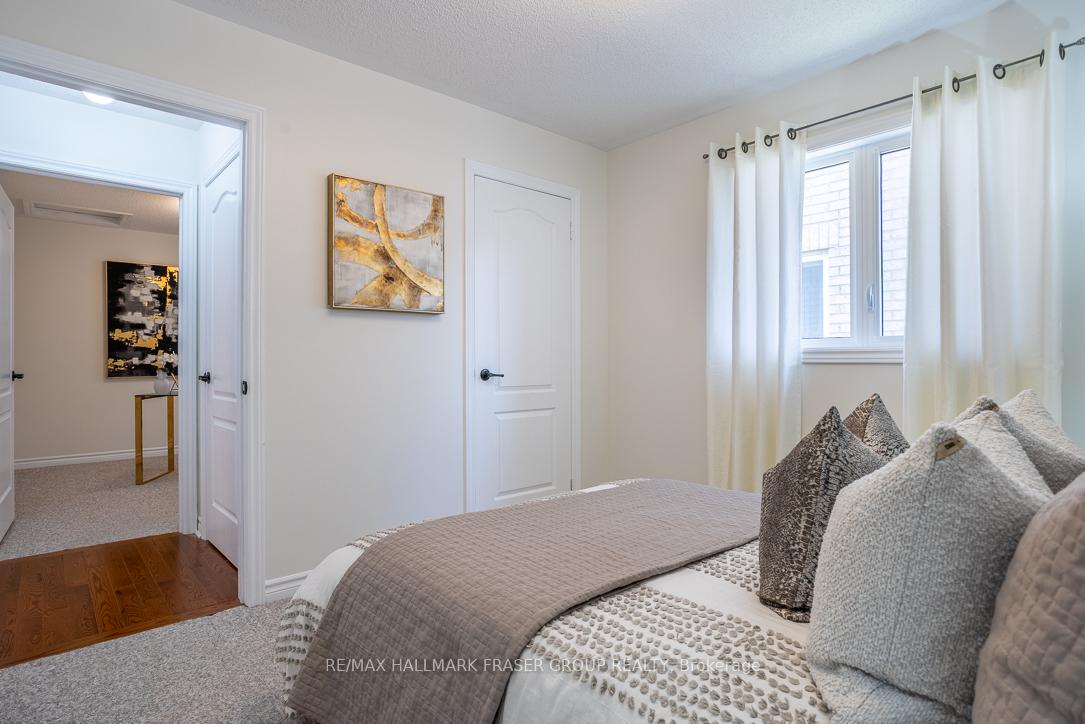 Photo 24 of 17 Harkness Drive, Whitby, Rolling Acres — HOMEH