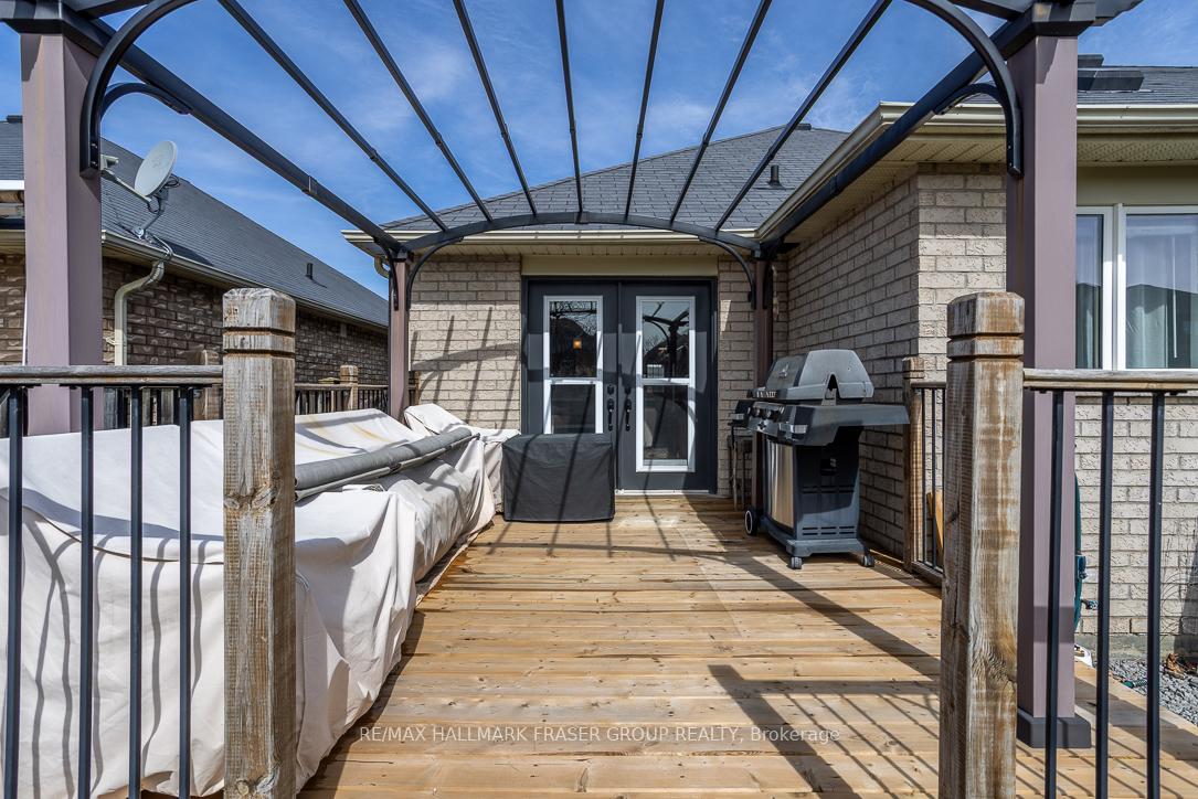 Photo 41 of 17 Harkness Drive, Whitby, Rolling Acres — HOMEH