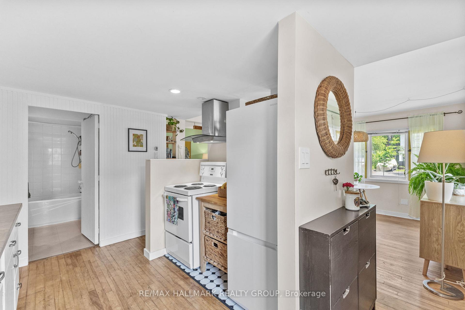 Photo 6 of 44 Kempster Avenue, Ottawa, Britannia — HOMEH