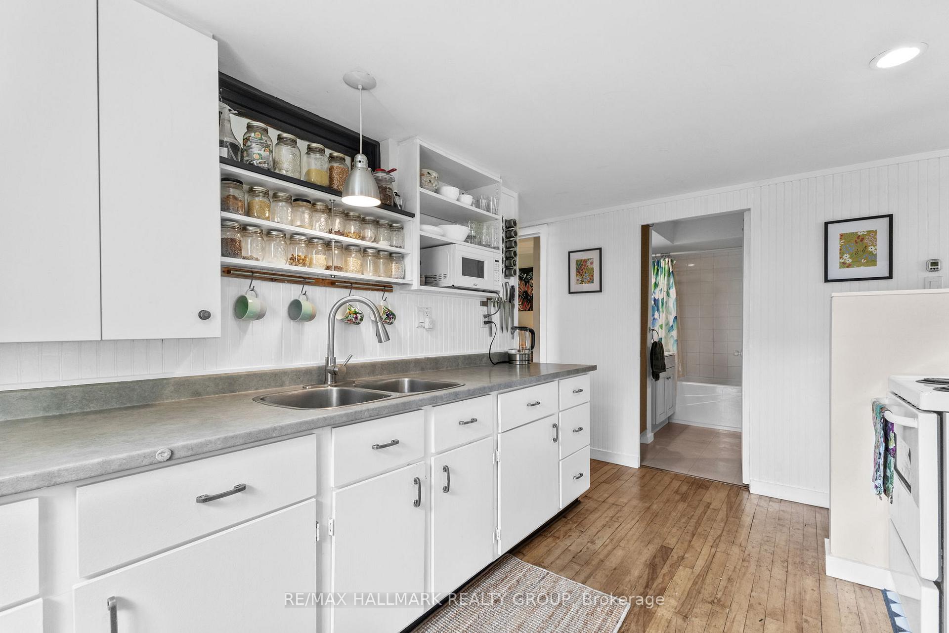 Photo 15 of 44 Kempster Avenue, Ottawa, Britannia — HOMEH