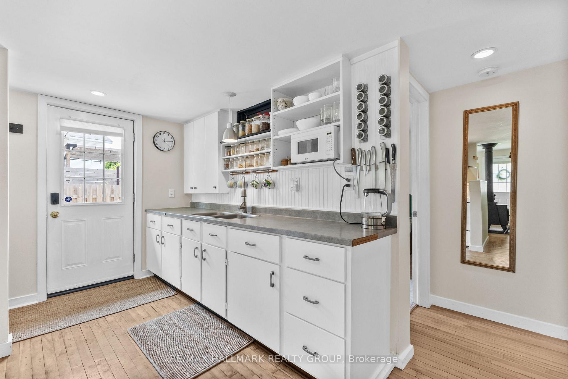 Photo 10 of 44 Kempster Avenue, Ottawa, Britannia — HOMEH