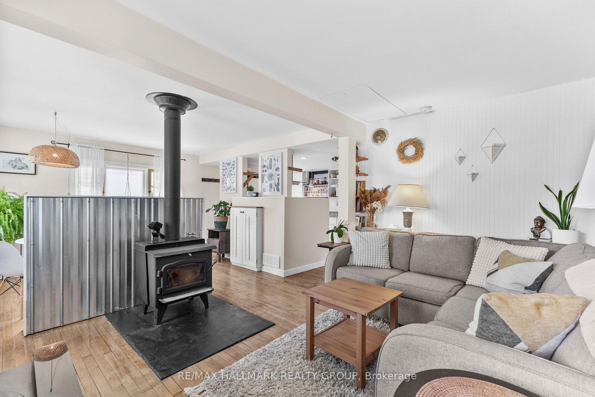 Photo 8 of 44 Kempster Avenue, Ottawa, Britannia — HOMEH