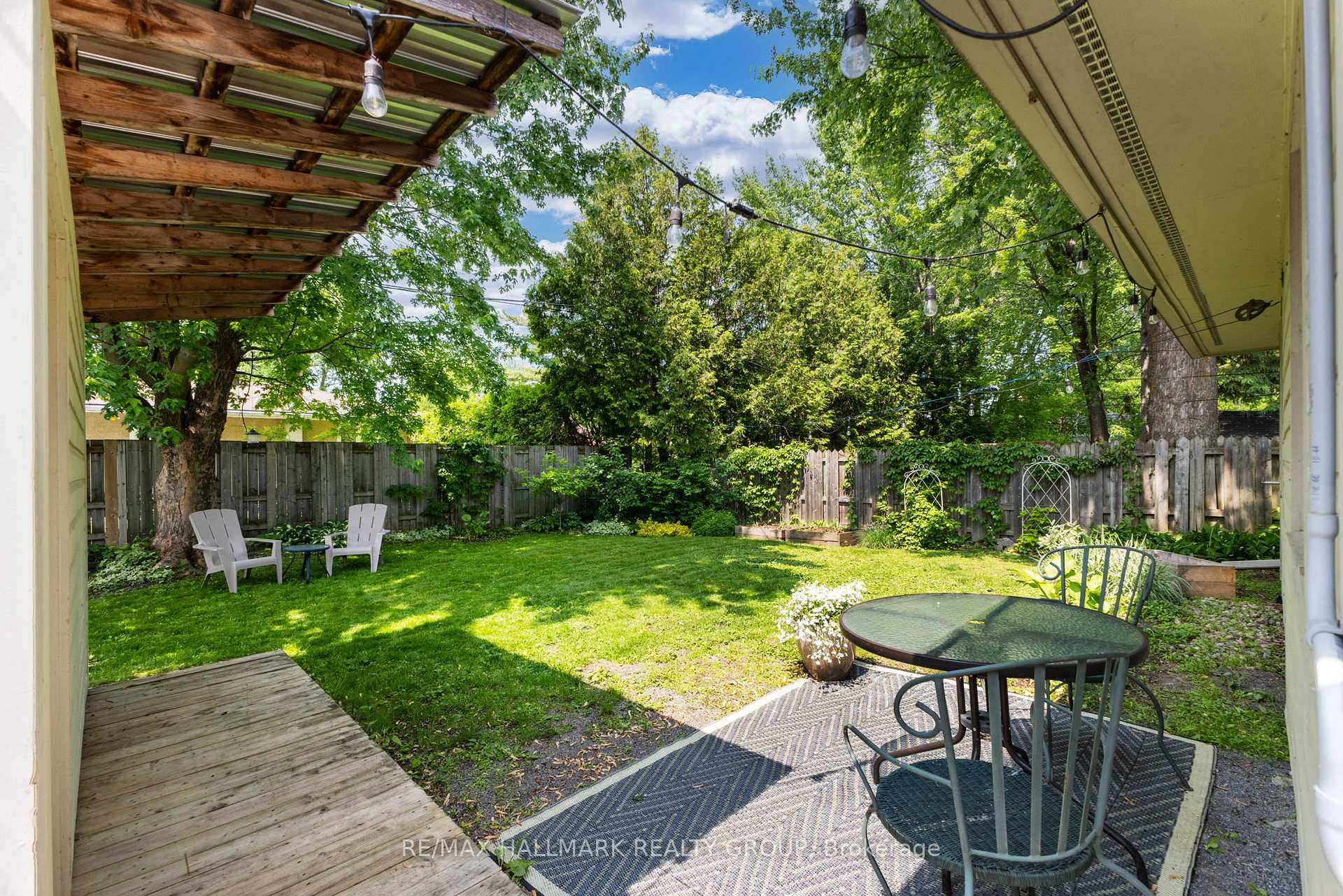 Photo 32 of 44 Kempster Avenue, Ottawa, Britannia — HOMEH