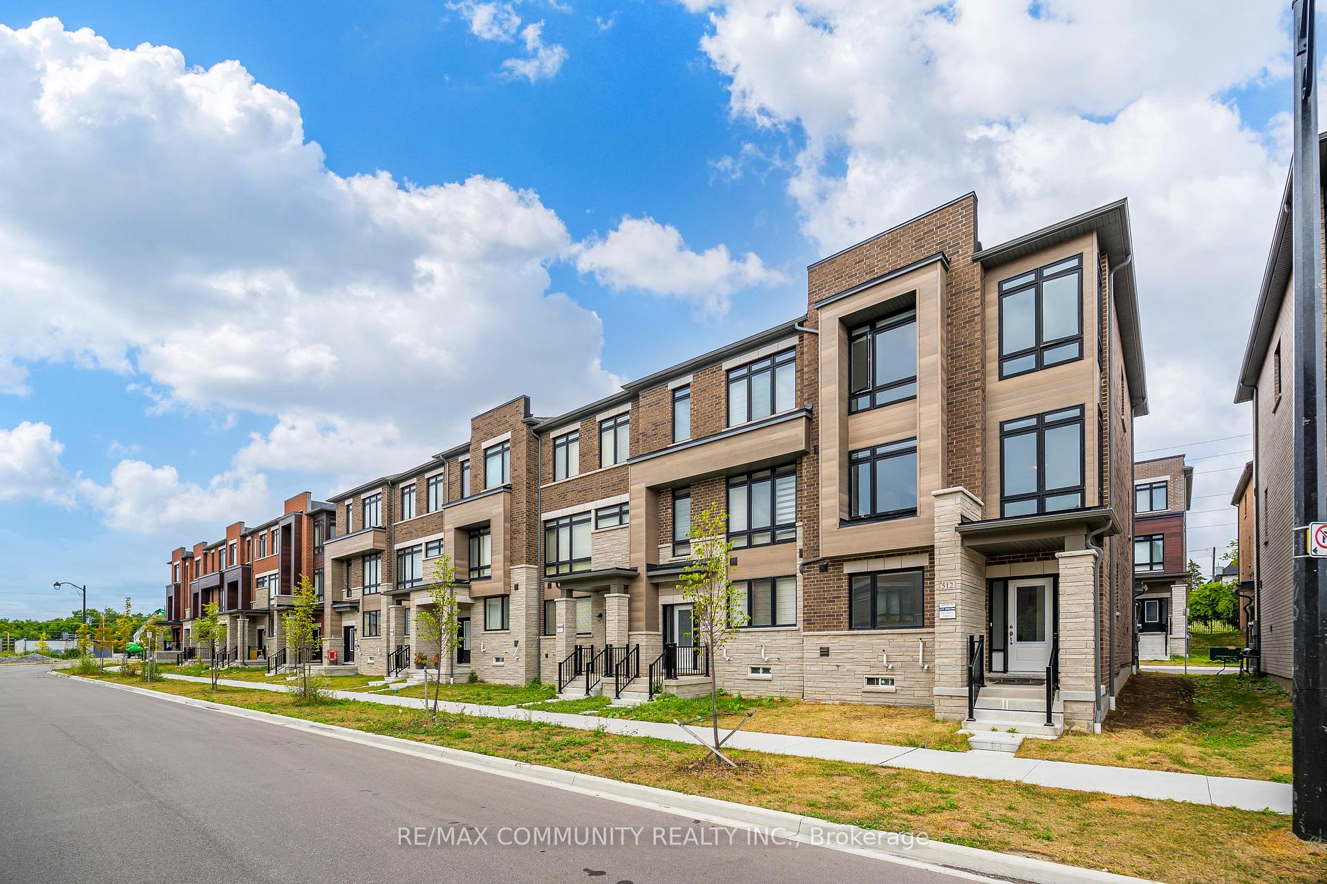Photo 3 of 512 Danks Ridge Drive, Ajax, South East — HOMEH