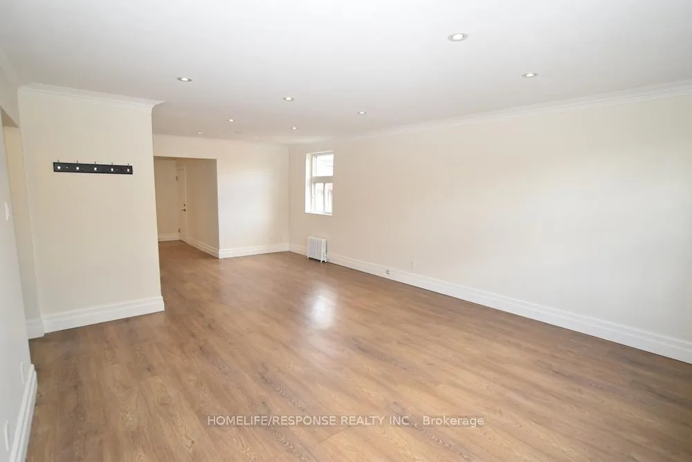 Photo 3 of Unit 2, 150 Sixth Street, Etobicoke, New Toronto — HOMEH