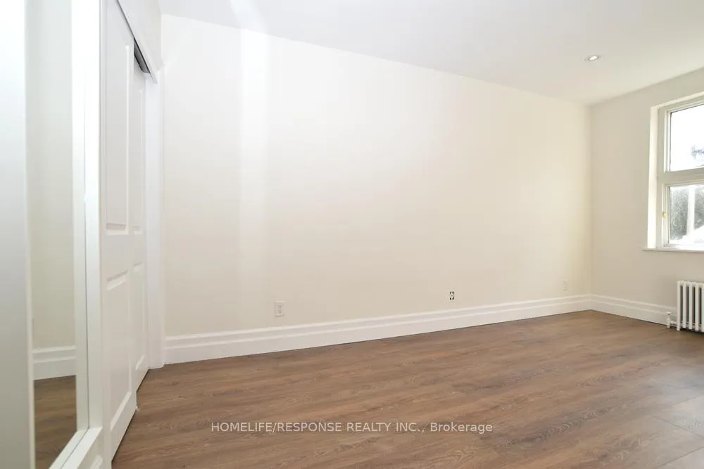 Photo 5 of Unit 2, 150 Sixth Street, Etobicoke, New Toronto — HOMEH