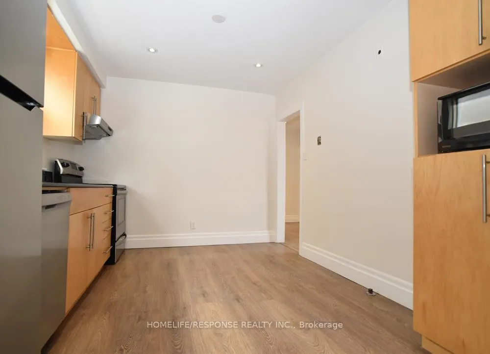 Photo 10 of Unit 2, 150 Sixth Street, Etobicoke, New Toronto — HOMEH