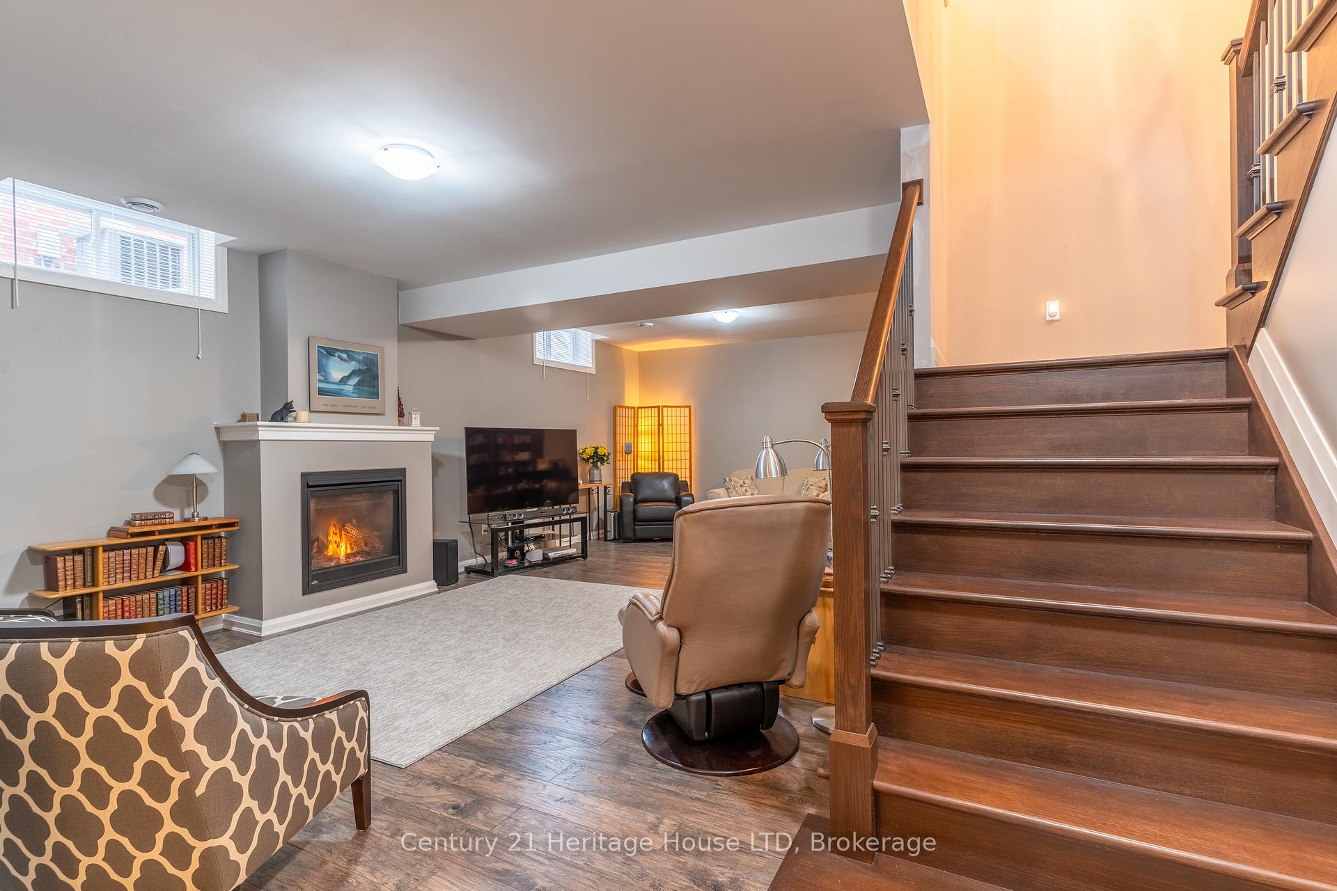 Photo 33 of 69 Turnberry Trail, Welland, Hwy 406/Welland — HOMEH