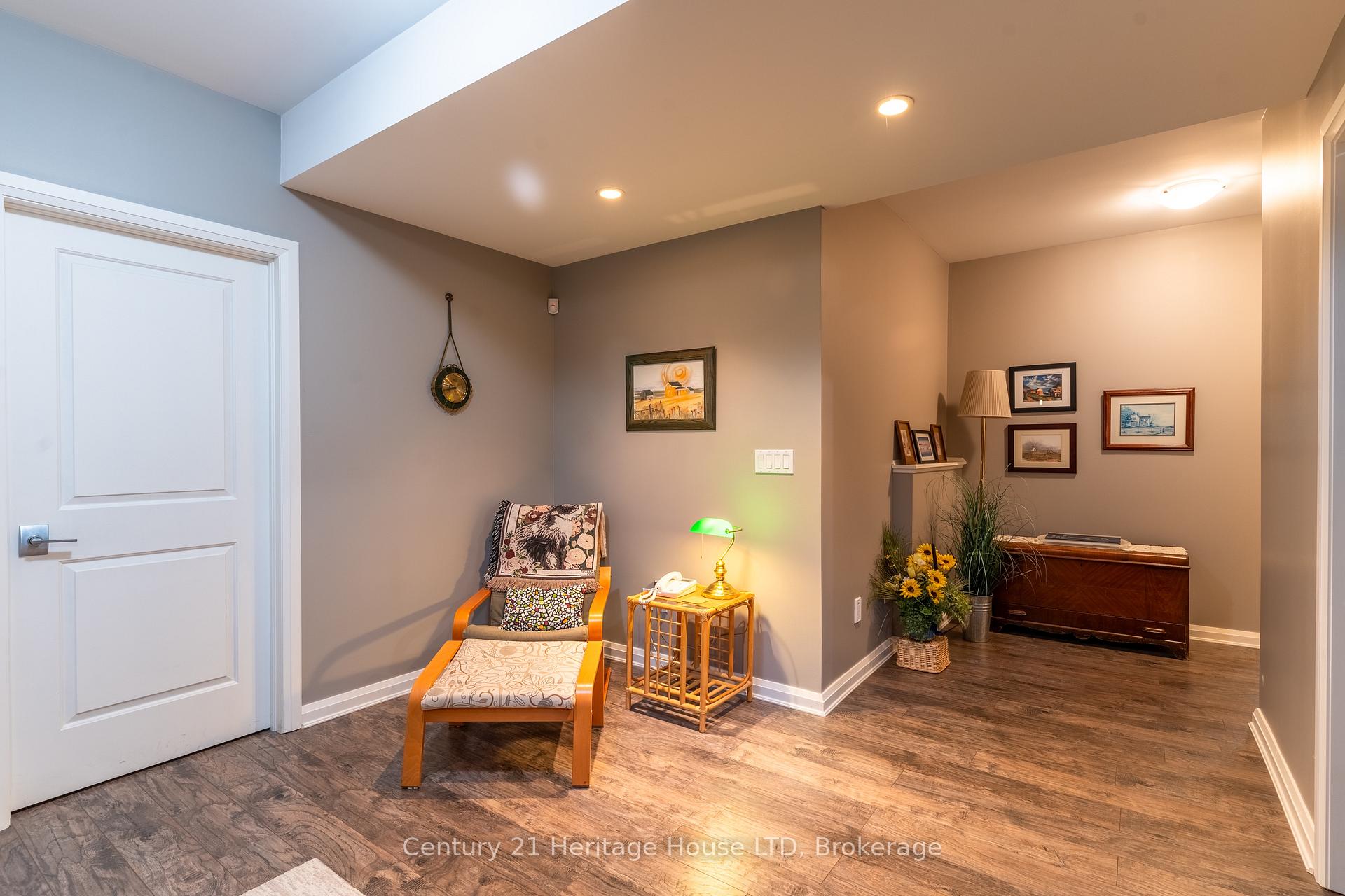 Photo 36 of 69 Turnberry Trail, Welland, Hwy 406/Welland — HOMEH