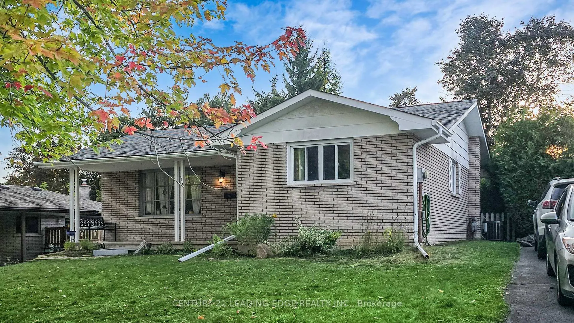 Photo 2 of 1311 Cartier Boulevard, Peterborough, Northcrest Ward 5 — HOMEH