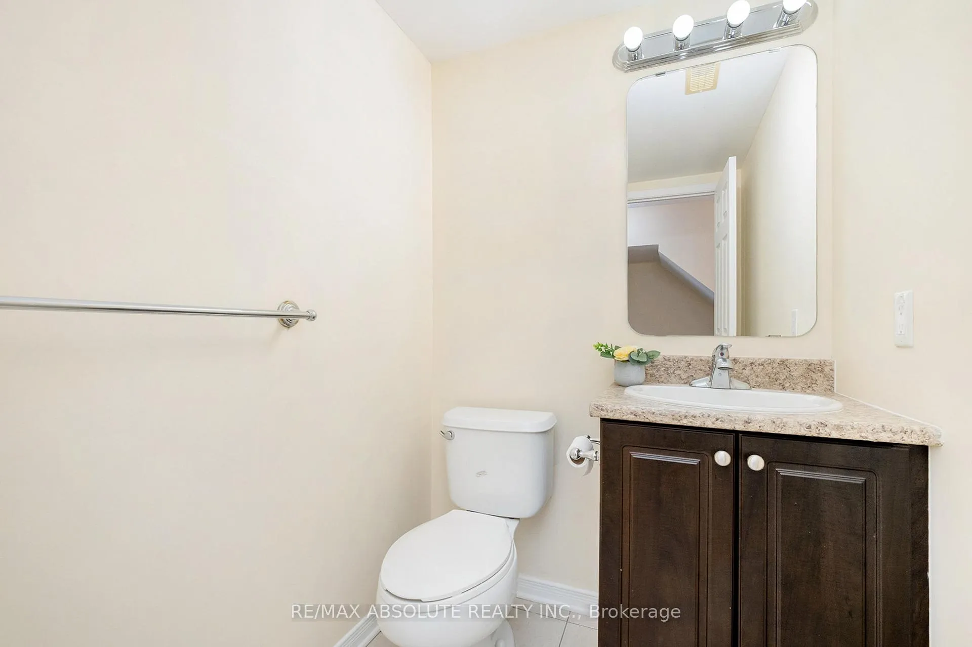 Photo 9 of 113 Keltie Private, Ottawa, Barrhaven - Longfields — HOMEH