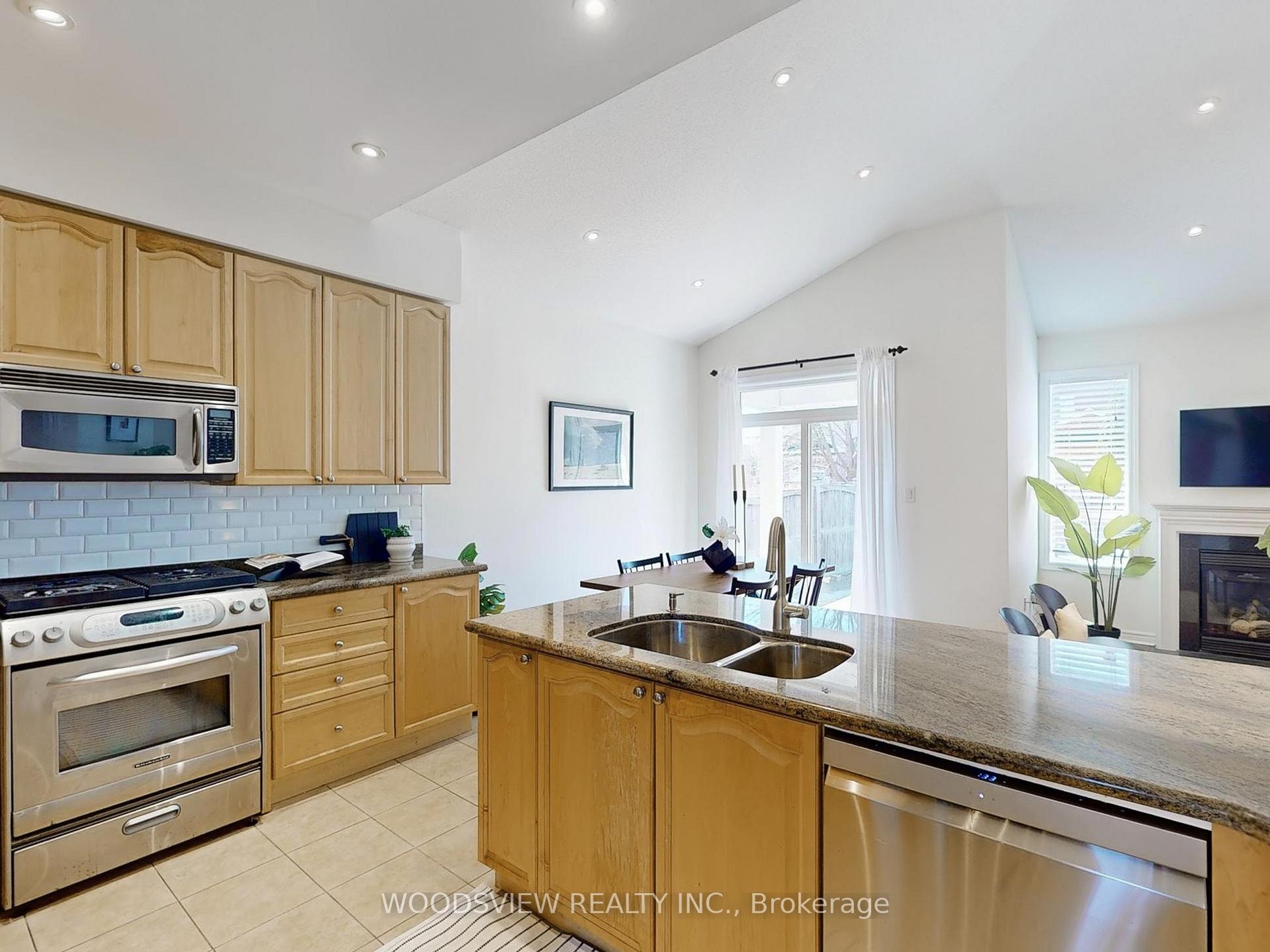 Photo 7 of 26 Hawstead Crescent, Whitby, Brooklin — HOMEH