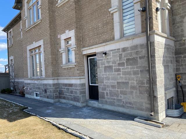 Photo 1 of 12 Lone Rock Circle, Brampton, Bram East — HOMEH