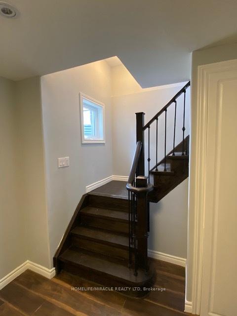 Photo 2 of 12 Lone Rock Circle, Brampton, Bram East — HOMEH