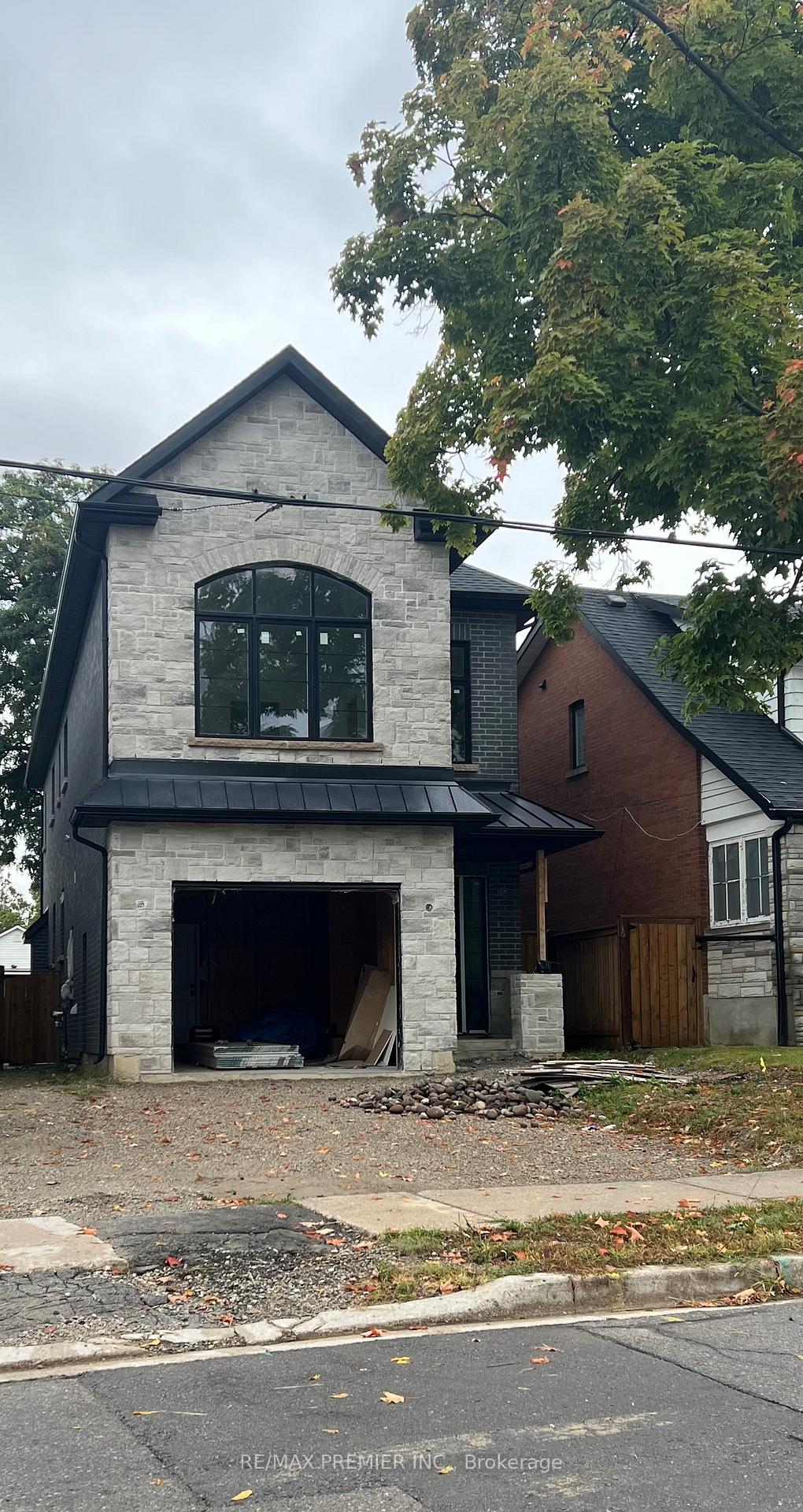 Photo 1 of 24 Rainbow Drive, Vaughan, West Woodbridge — HOMEH