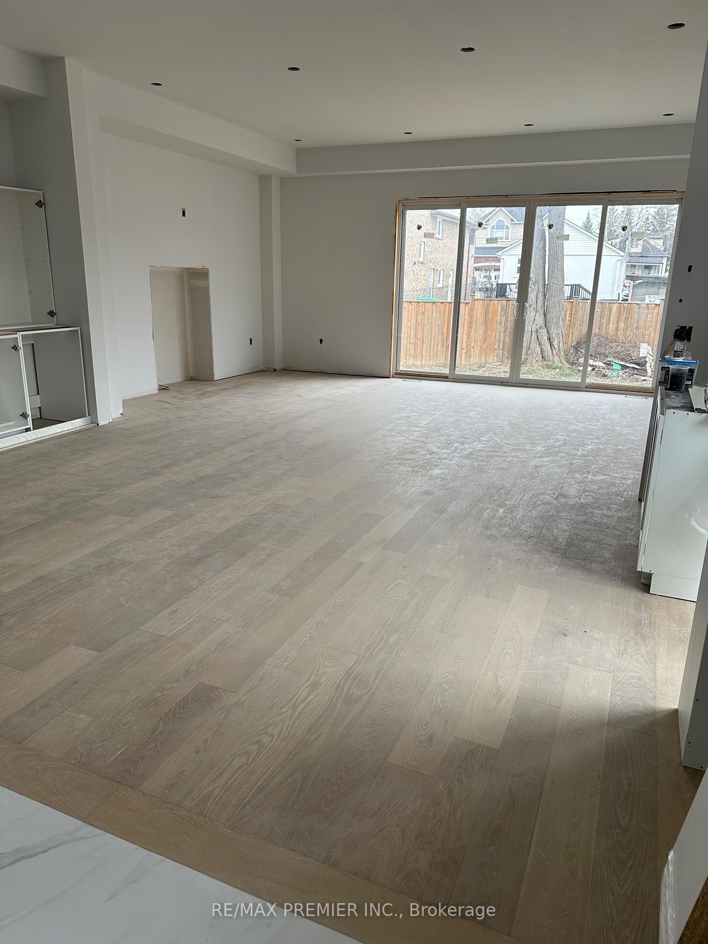 Photo 2 of 24 Rainbow Drive, Vaughan, West Woodbridge — HOMEH