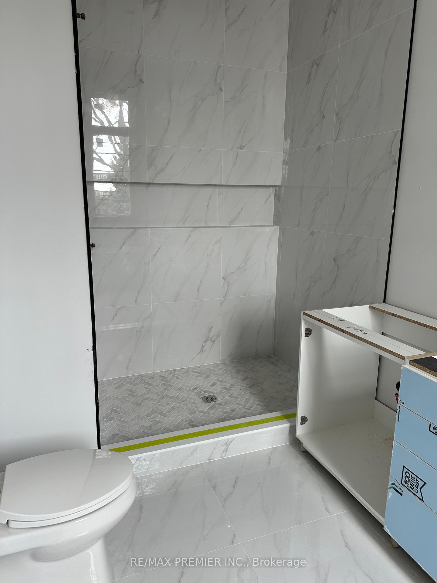 Photo 8 of 24 Rainbow Drive, Vaughan, West Woodbridge — HOMEH