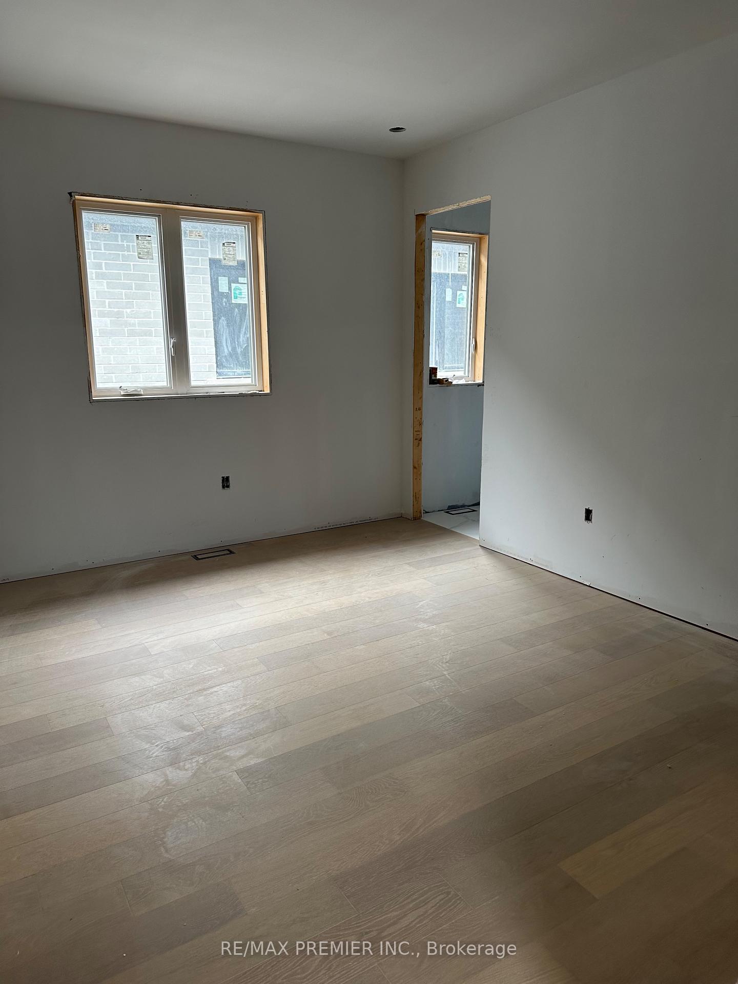Photo 11 of 24 Rainbow Drive, Vaughan, West Woodbridge — HOMEH
