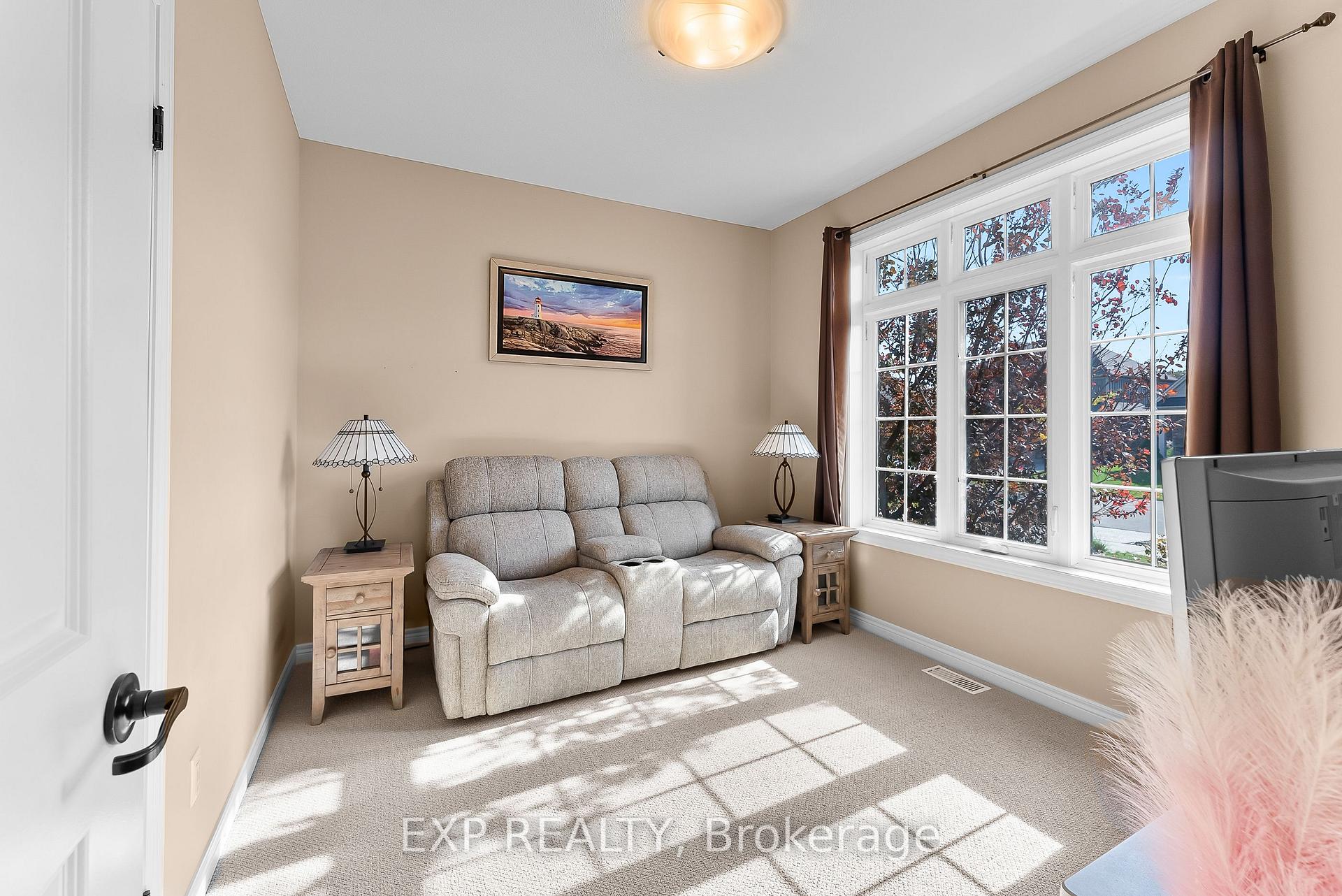 Photo 10 of 124 Timberview Crescent, Welland, Coyle Creek — HOMEH
