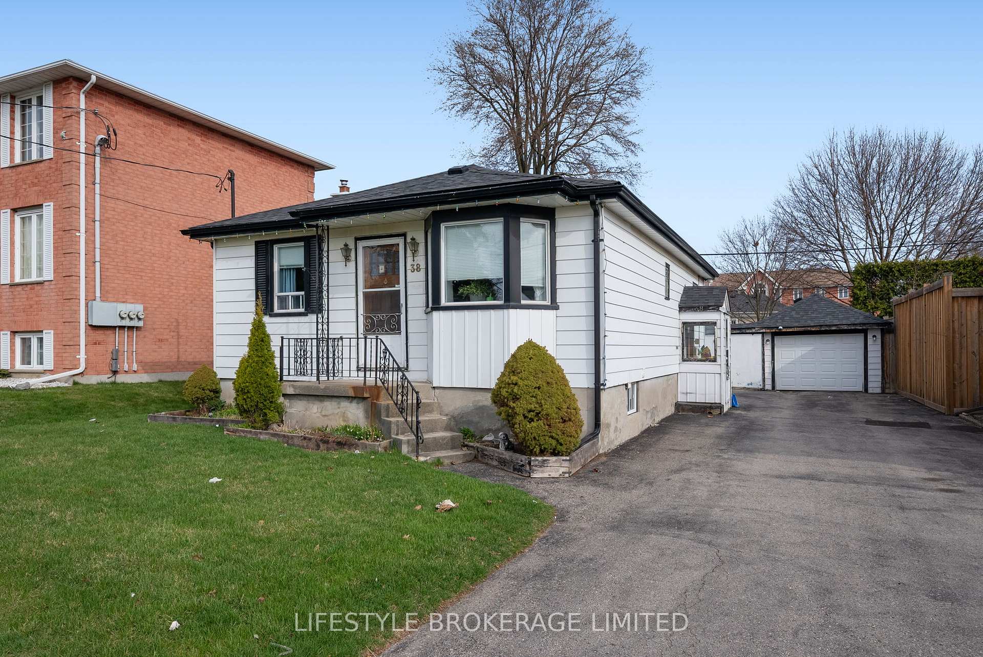 Photo 1 of 38 Tecumseh Avenue, Oshawa, Centennial — HOMEH