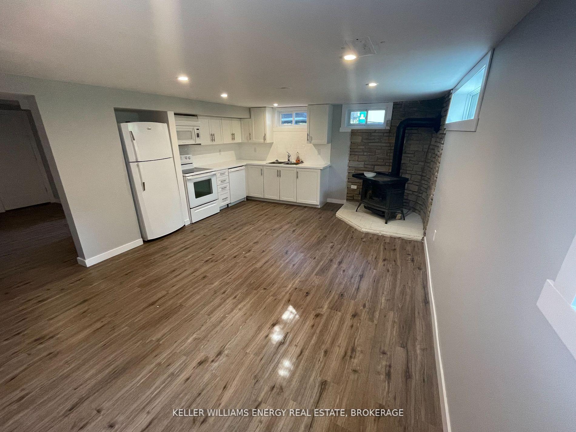 Photo 2 of 589 Bond Street E, Oshawa, Eastdale — HOMEH