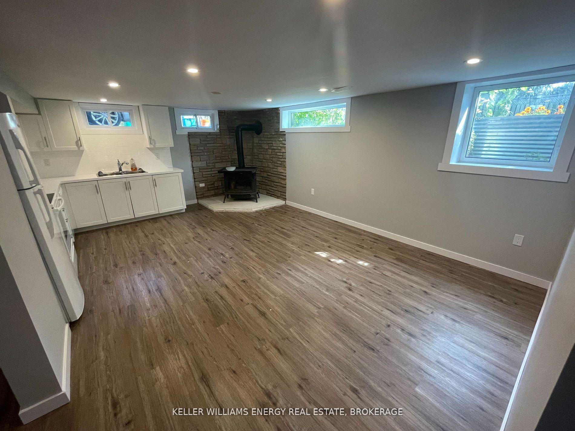 Photo 3 of 589 Bond Street E, Oshawa, Eastdale — HOMEH