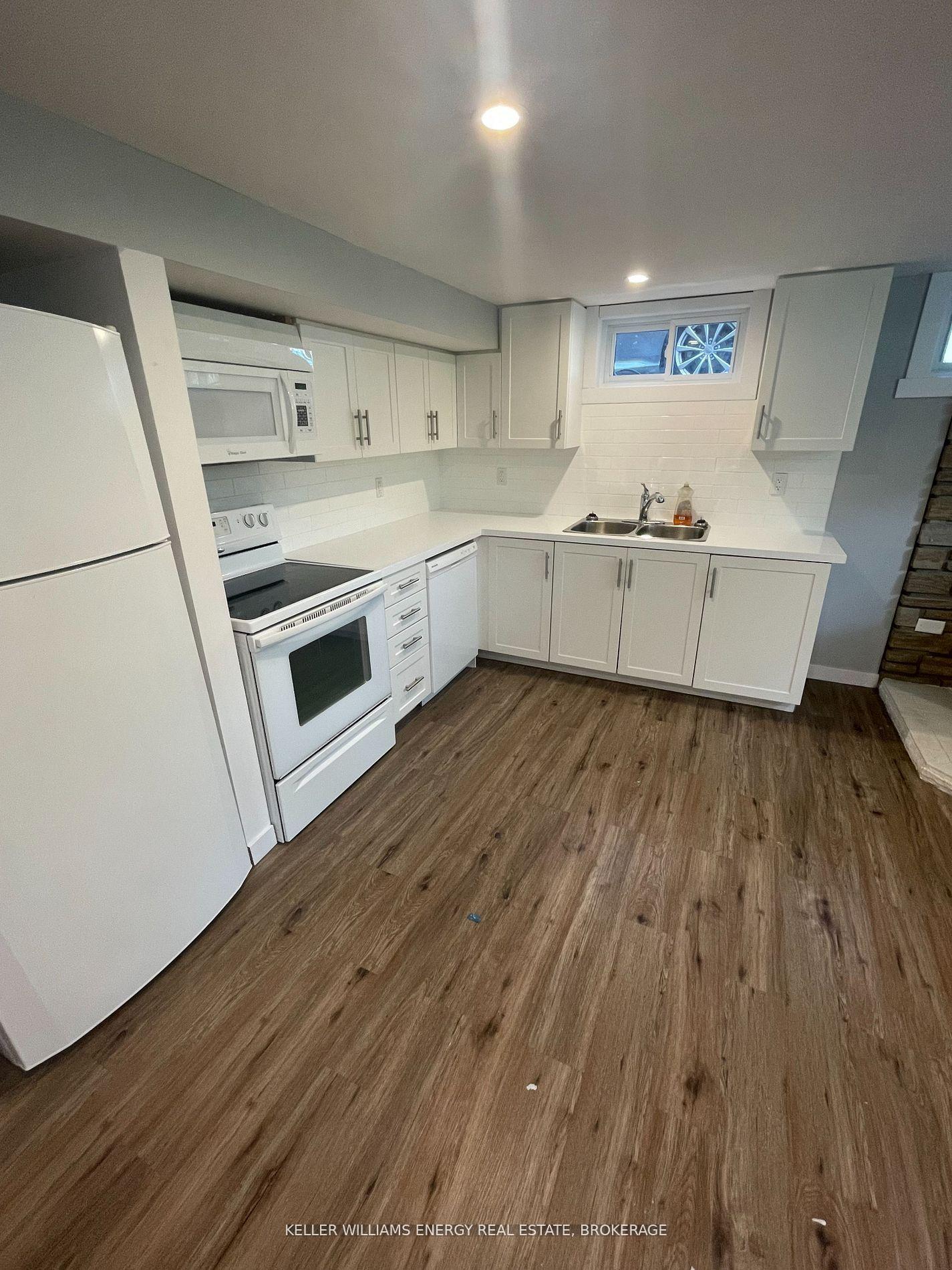 Photo 4 of 589 Bond Street E, Oshawa, Eastdale — HOMEH