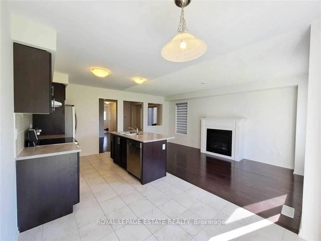 Photo 5 of 2340 Equestrian Crescent, Oshawa, Windfields — HOMEH