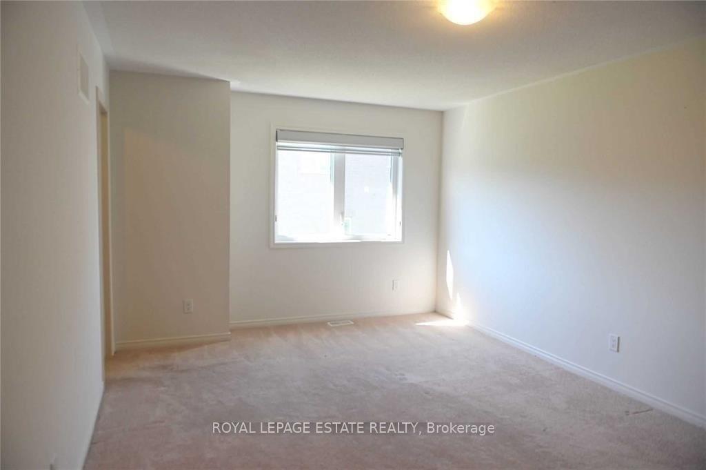 Photo 12 of 2340 Equestrian Crescent, Oshawa, Windfields — HOMEH
