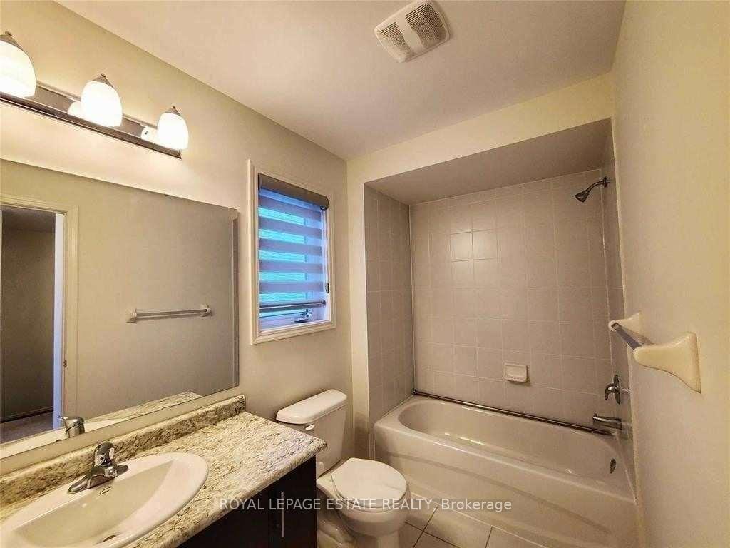 Photo 14 of 2340 Equestrian Crescent, Oshawa, Windfields — HOMEH