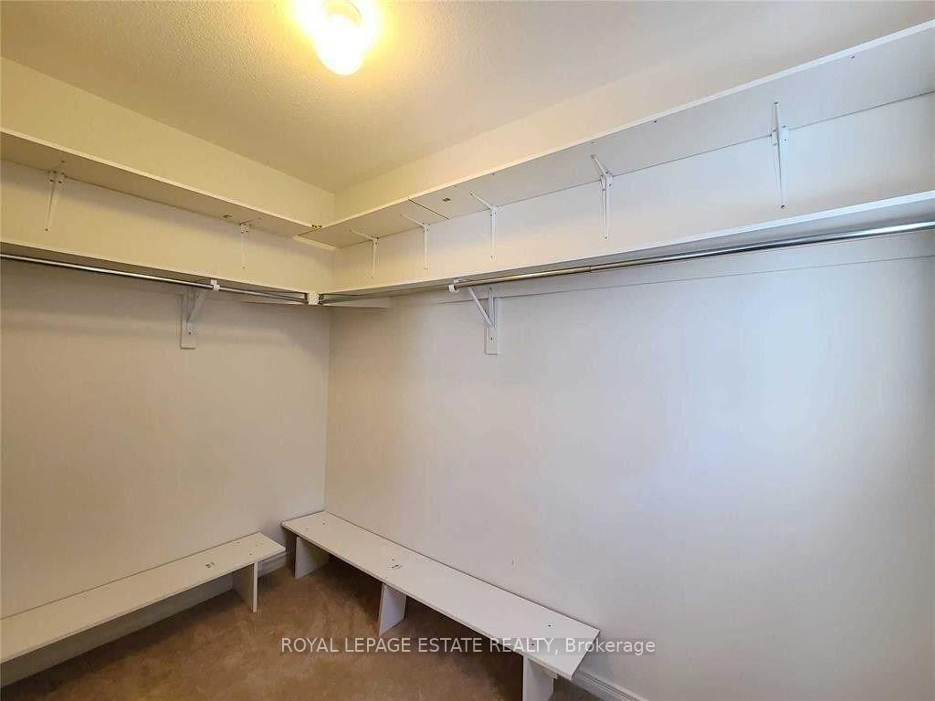 Photo 16 of 2340 Equestrian Crescent, Oshawa, Windfields — HOMEH
