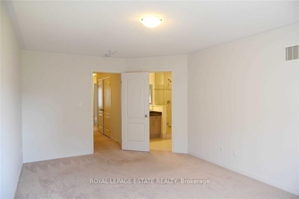Photo 19 of 2340 Equestrian Crescent, Oshawa, Windfields — HOMEH