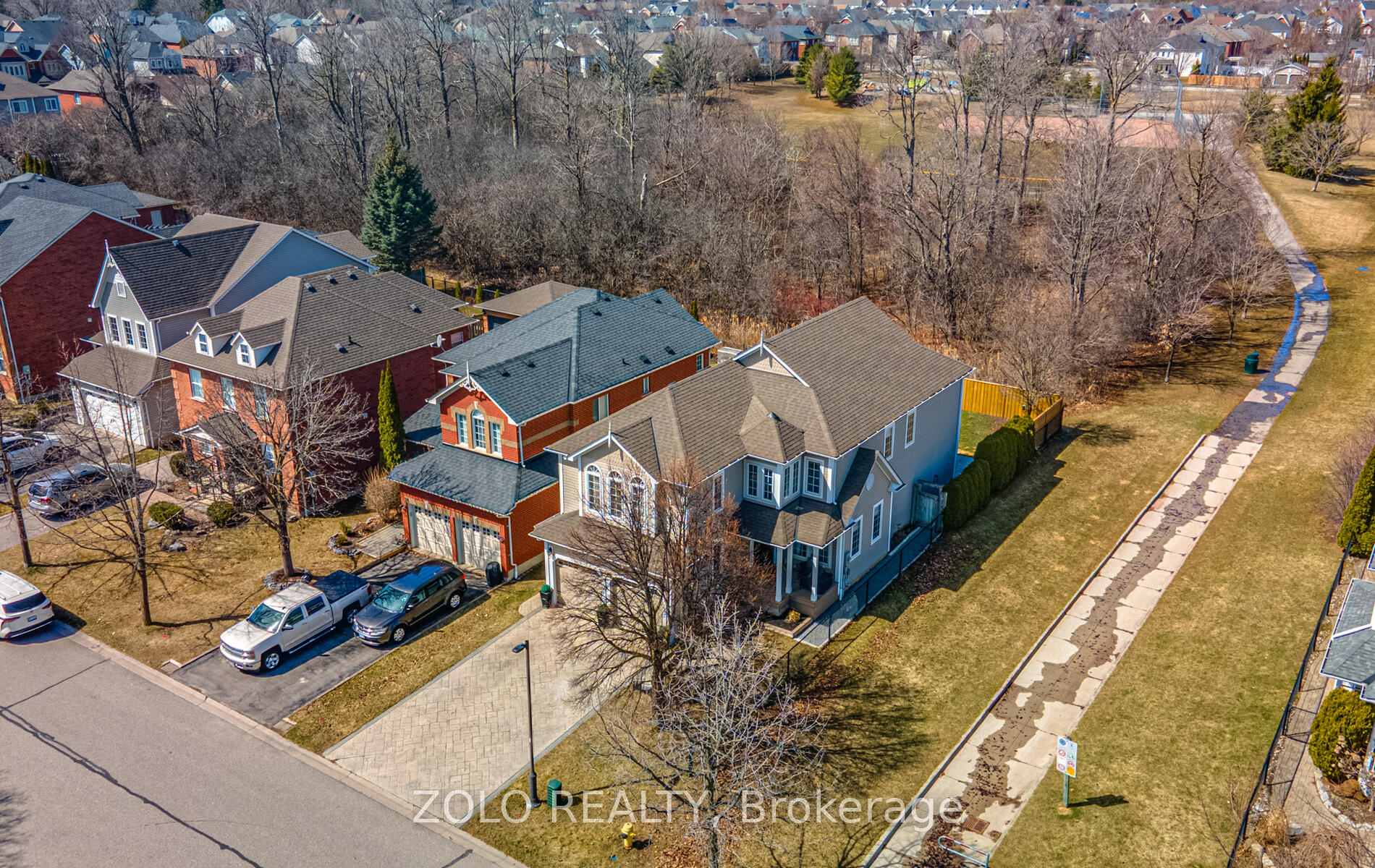 Photo 4 of 22 Downey Drive, Whitby, Brooklin — HOMEH