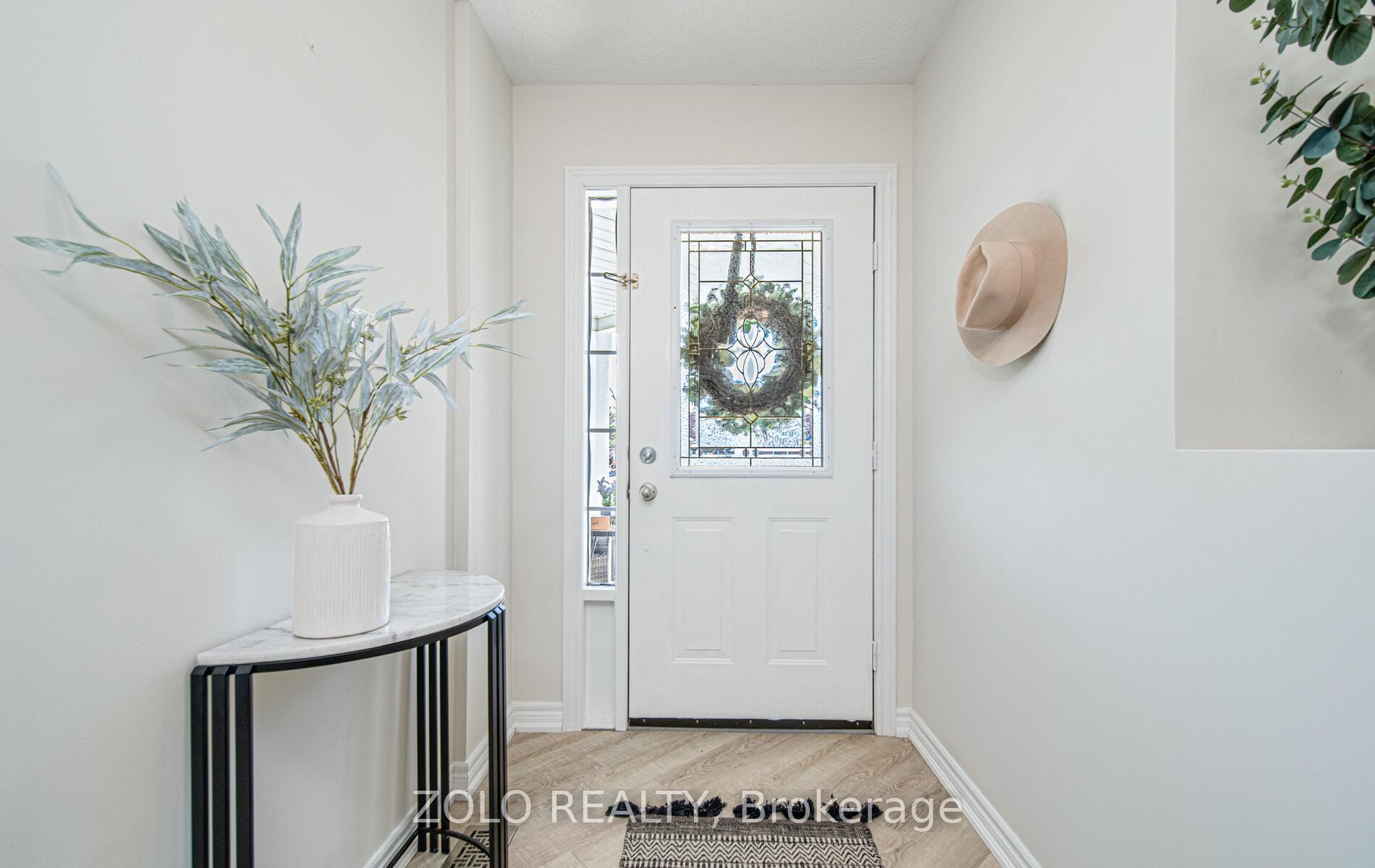 Photo 7 of 22 Downey Drive, Whitby, Brooklin — HOMEH