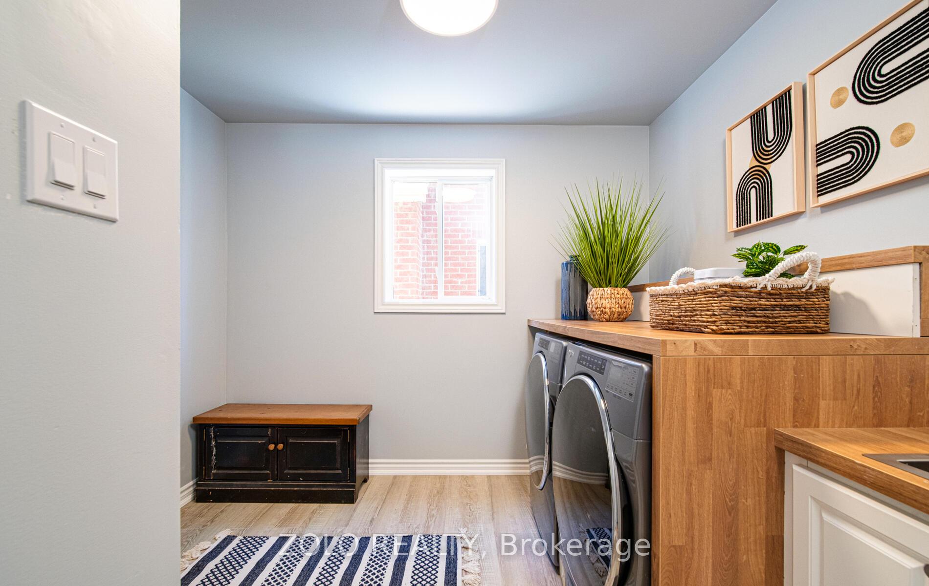 Photo 8 of 22 Downey Drive, Whitby, Brooklin — HOMEH