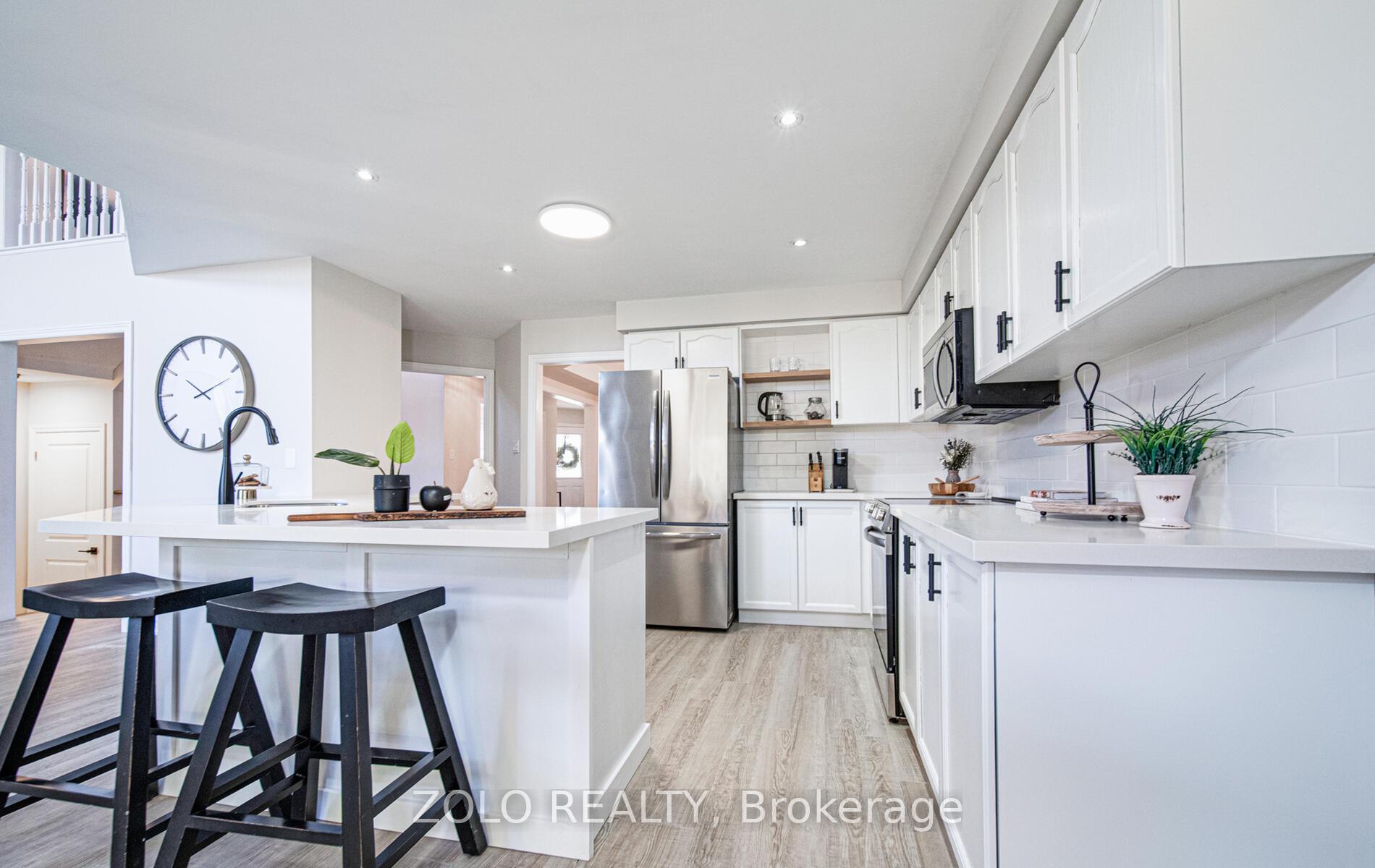 Photo 16 of 22 Downey Drive, Whitby, Brooklin — HOMEH