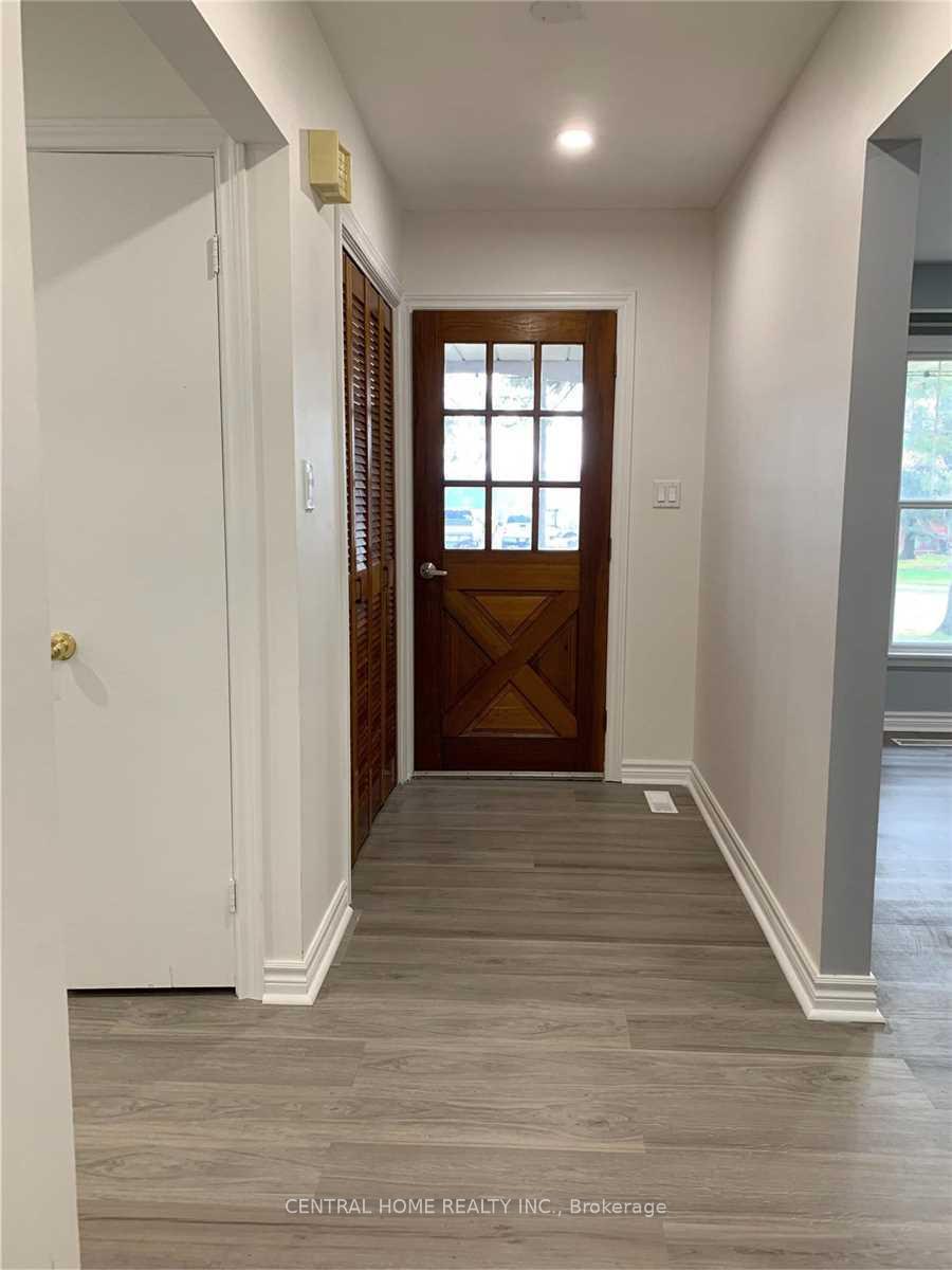 Photo 3 of 114 Bond Crescent, Richmond Hill, Oak Ridges — HOMEH