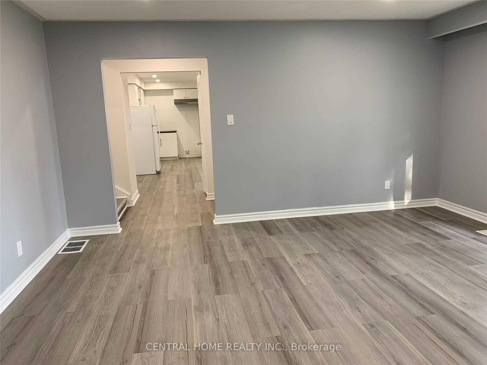 Photo 5 of 114 Bond Crescent, Richmond Hill, Oak Ridges — HOMEH