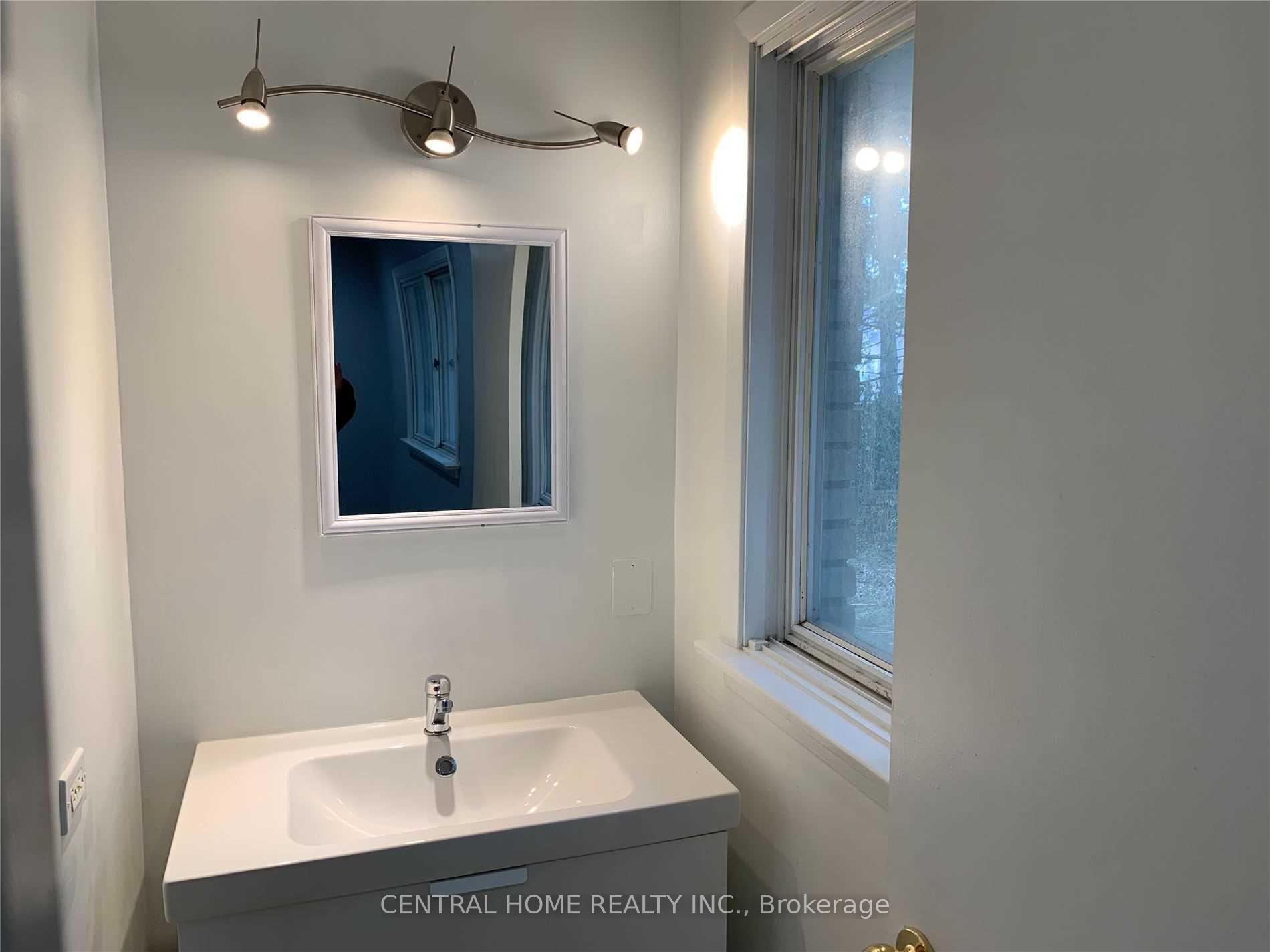 Photo 13 of 114 Bond Crescent, Richmond Hill, Oak Ridges — HOMEH
